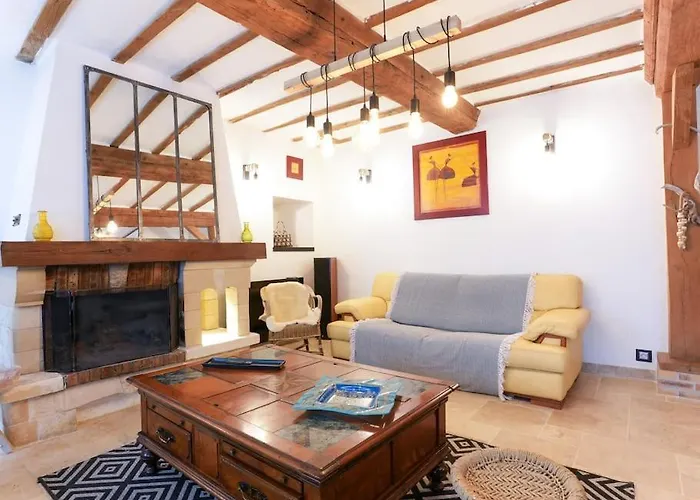 Chez Henri Et Fée *